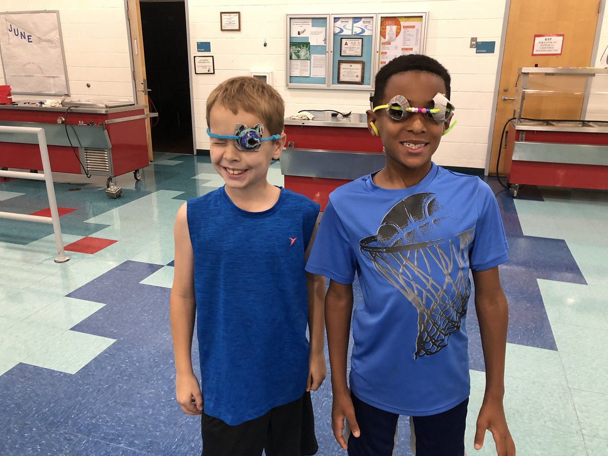 WESSummerCamp's tweet photo. What can you create with recycled egg cartons?! Spy goggles, a ladybug, Ninja Turtle, a turtle and SO MUCH MORE😜 #engineers #WESSummerCampRocks https://t.co/BIQkPvn4ua