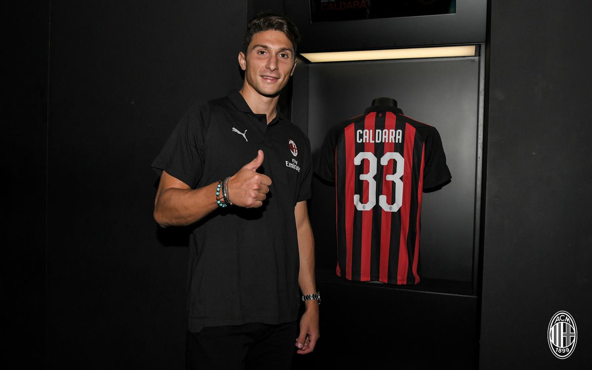 idvrn1899's tweet photo. Benvenuto al #Milan, #Caldara! Senso della posizione, movimento costante, rocciosità #TheRock #MC33 #welcomeCaldara #WeAreACMilan #rossoneri #casciavit #APACF https://t.co/V0I2ZSxfhI