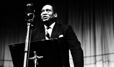 AlunFonRoberts's tweet photo. Paul Robeson. Banned from leaving the USA in 1957 but addressed the Miners' Eisteddfod in Porthcawl via cable. He loved Wales and the Welsh people. #Eisteddfod #PaulRobeson
🏴🇺🇸🎼#Cymru #Canwr https://t.co/OyyW3zBiuT