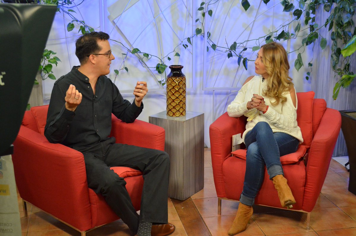 ¿Te perdiste el programa de este viernes? No te preocupes: en punto de las 10 p.m. la repetición por bit.ly/2cmhEc7. Recuerda que platicamos con <a href="/WolfgangErhardt/">Wolfgang Erhardt</a> de <a href="/BurodeCreditoMX/">Buró de Crédito</a>, <a href="/HospitalJuarezM/">Hospital Juárez de México</a>, <a href="/ASCHOCOAC/">ASCHOCO</a>, <a href="/oficinademuseos/">Francisco Mateos</a>, <a href="/PattyKellyMX/">Patty Kelly</a>, <a href="/cerrandoelciclo/">Cerrando el Ciclo</a>, y más.