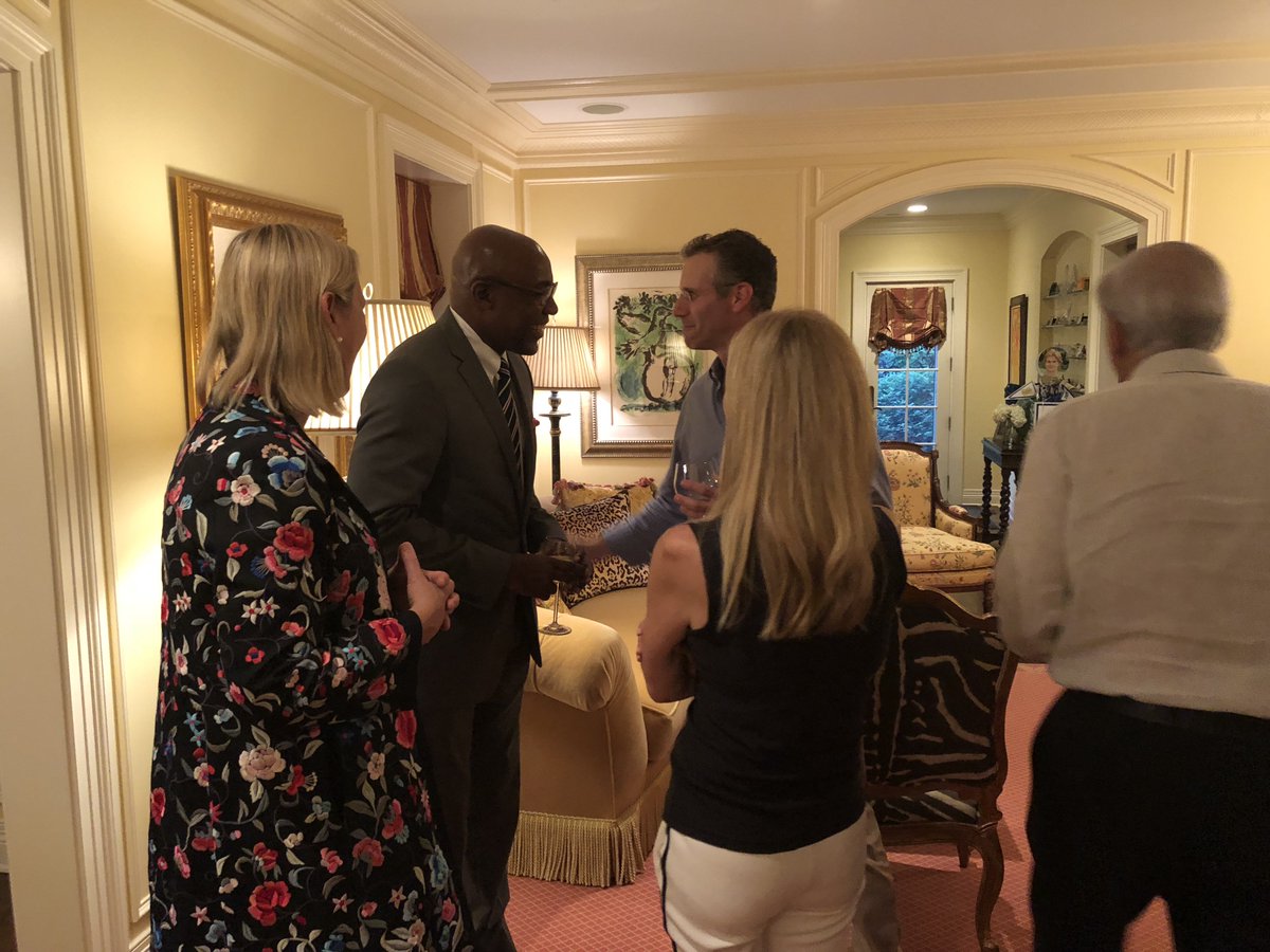 KwameRaoul's tweet photo. I had a great time with @PPIAction and pro-choice advocates last night. With #RoeVWade under threat, as your Attorney General, I will always stand up for a woman's right to choose. https://t.co/wW5fgH6EYY