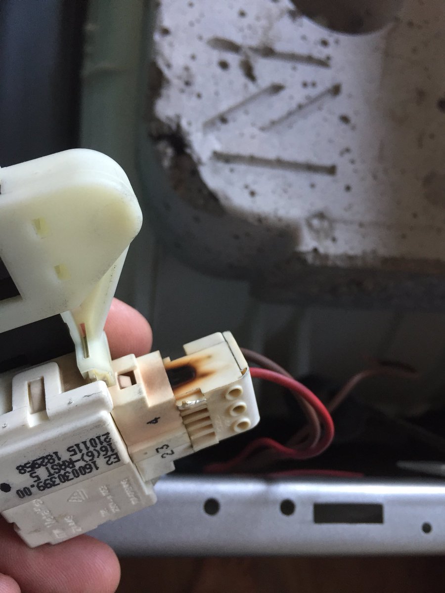 MitsuEXV's tweet photo. 2 years old Hotpoint washing machine, doesn’t look safe to me, but @HotpointUK customer services don’t want to know! #poorquality #poorcustomersupport https://t.co/8aGMm5FS7R