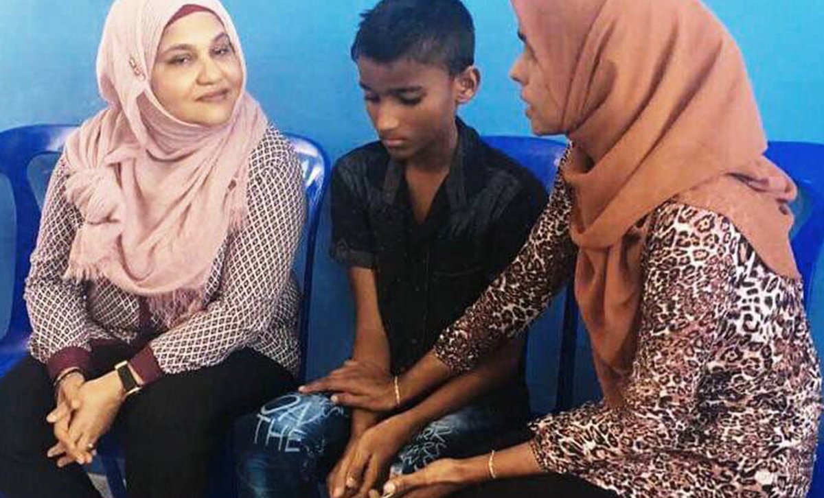 MyFriendsShop's tweet photo. Kureege Raeesun ge an'bi kan'balun keevvegen tho rayyithunge dholhaikan nubellevee, hama ekani bellevee Madam Fathun.

Dhivehi thaareekhugai mivaahaka ran akurun liyevigendhaane.

#Madam #Fathun rayyithunnah kohdhevvi oagaatheri khidhumathattakai Raees #Yameen ah vote dhevvavaa. https://t.co/FVg9KkoTRr