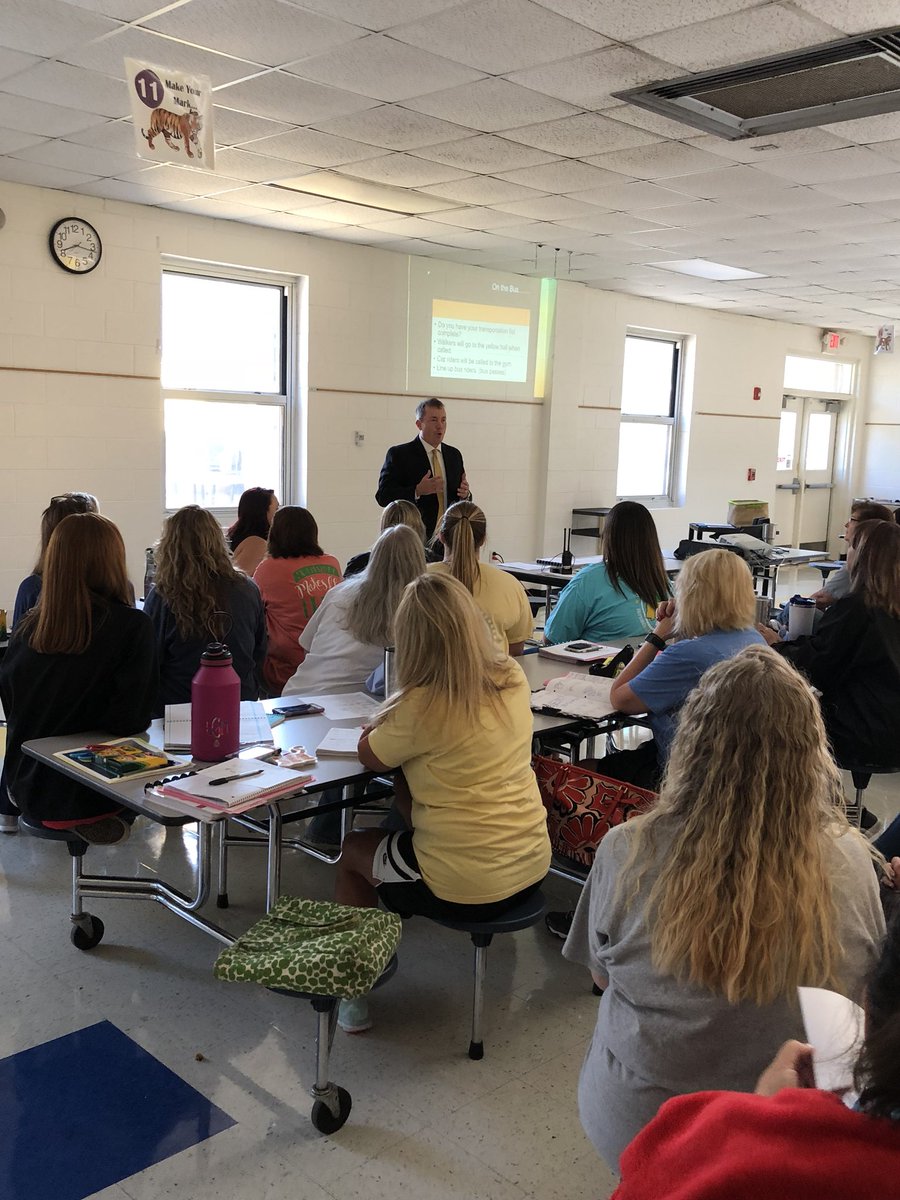 CentralGrove's tweet photo. It has been a great day at Oak Grove!  We started with a greeting from Mr. Uselton and Mrs. Thomas and are going to end with seeing our students and parents!  #TeamDCS #RaiseTheBar #TigerPride https://t.co/bcB7M6mqmV