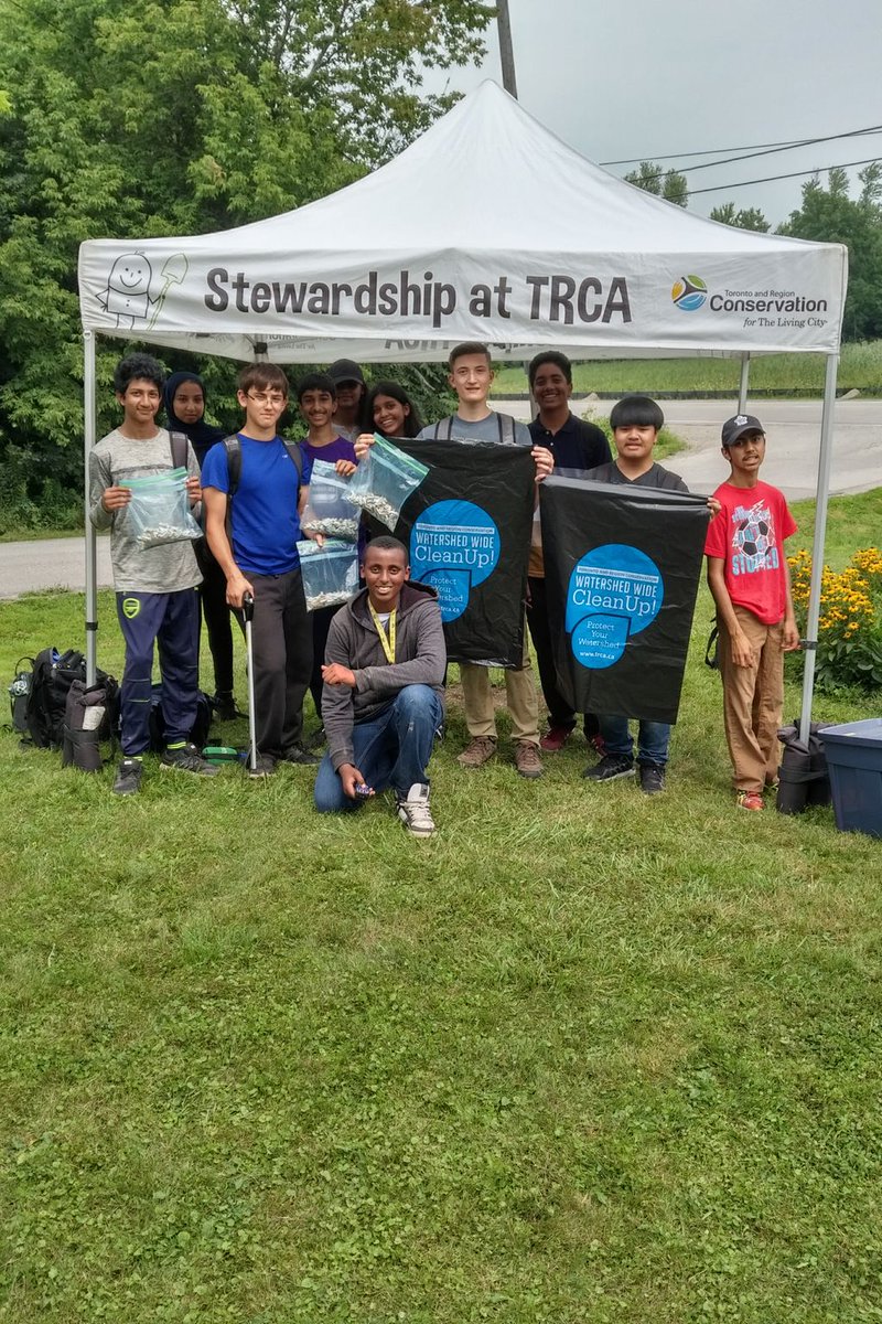 EtobMimicoCreek's tweet photo. We were out at Heartlake Road today with the CYC crew and pulled out a whopping 769 pounds of trash! These #CleanupHeros were also collecting loads of cigarette butts! Help protect our environment and show us your #CleanupHero moments! https://t.co/M205HLU0fA