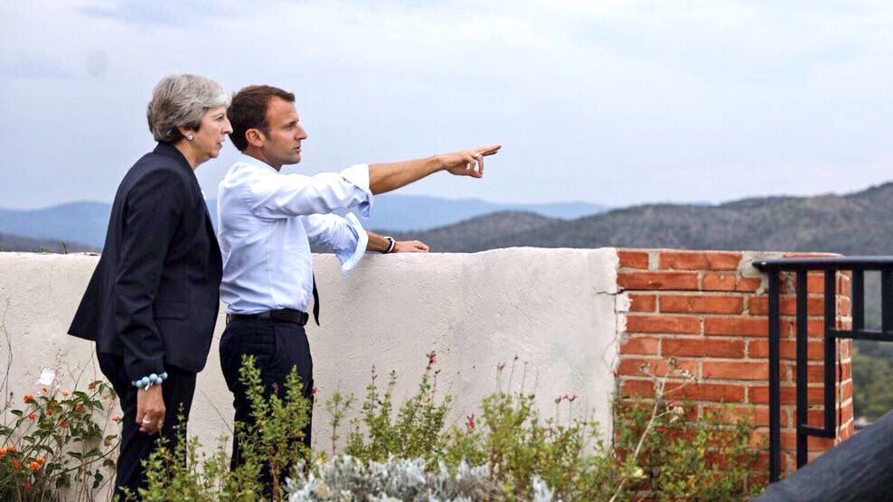 aaskusltd's tweet photo. What do you see?
- Two world Leaders
- An unfinished wall?
#aaskus #AlwaysLookingAtDetail https://t.co/2P8XoVRMWb