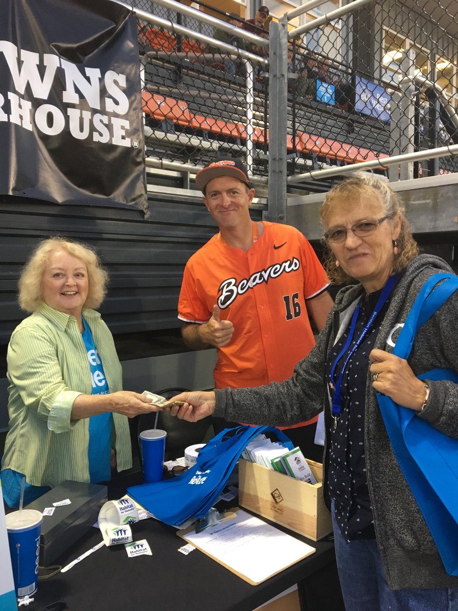 BentonHabitat's tweet photo. We wanted to say a big THANK YOU to the @CorvKnights for running the 50/50 raffle for us last night! Our winner was Kristy Nofziger who then donated her half of the raffle proceeds right back to Benton Habitat! Thanks much for helping make housing affordable! https://t.co/PN7rcNfFWG
