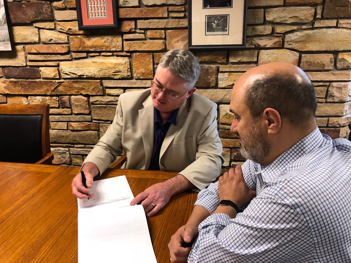 i2idotorg's tweet photo. Senate Majority Leader Chris Holbert is getting behind the #FixOurDamnRoads initiative! #copolitics #coleg #cogov #FODR https://t.co/tVXhMUoVaR