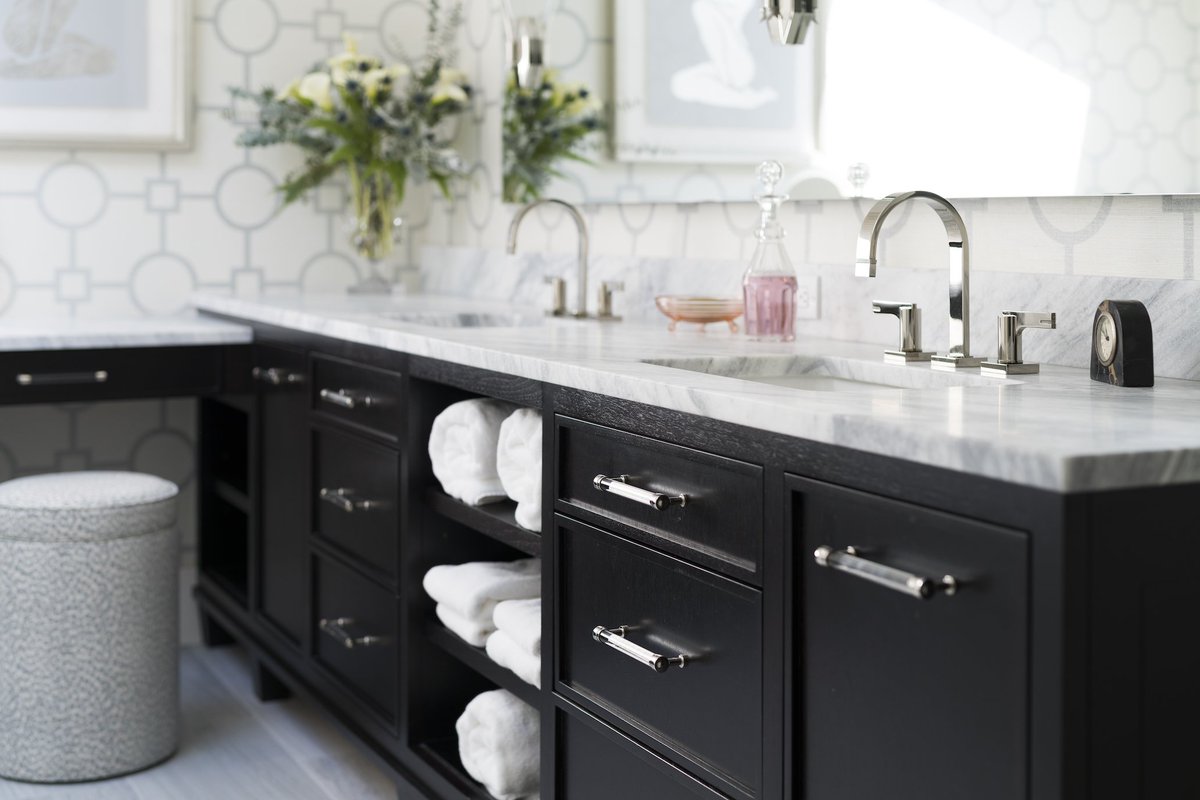 Special Focus: #Kitchen &amp; #Bath  nehomemag.com/special-focus-…
<a href="/NEHomeMagazine/">New England Home</a>  <a href="/ROHL_Official/">ROHLFaucets&Fixtures</a> <a href="/PhillipJeffries/">Phillip Jeffries</a> #bathroomdesign #greenwichbathdesigner #bath