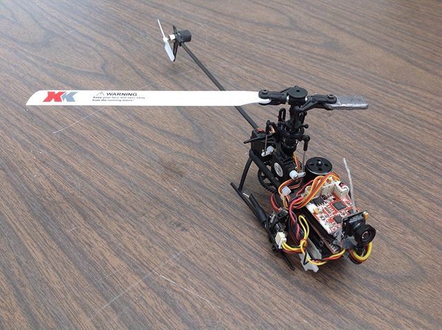 FoamieNinja's tweet photo. I knew I'd be getting around to this eventually. My single bladed v977 now has a video system. I should still be able to push 10-12 minutes out of it as it stands.
#radiocontrol #fpv #ircha #flydifferent #flitetest #rcheli #helicopter #hobbywing https://t.co/JmH7XO89A0 https://t.co/YMfI4NgIfq