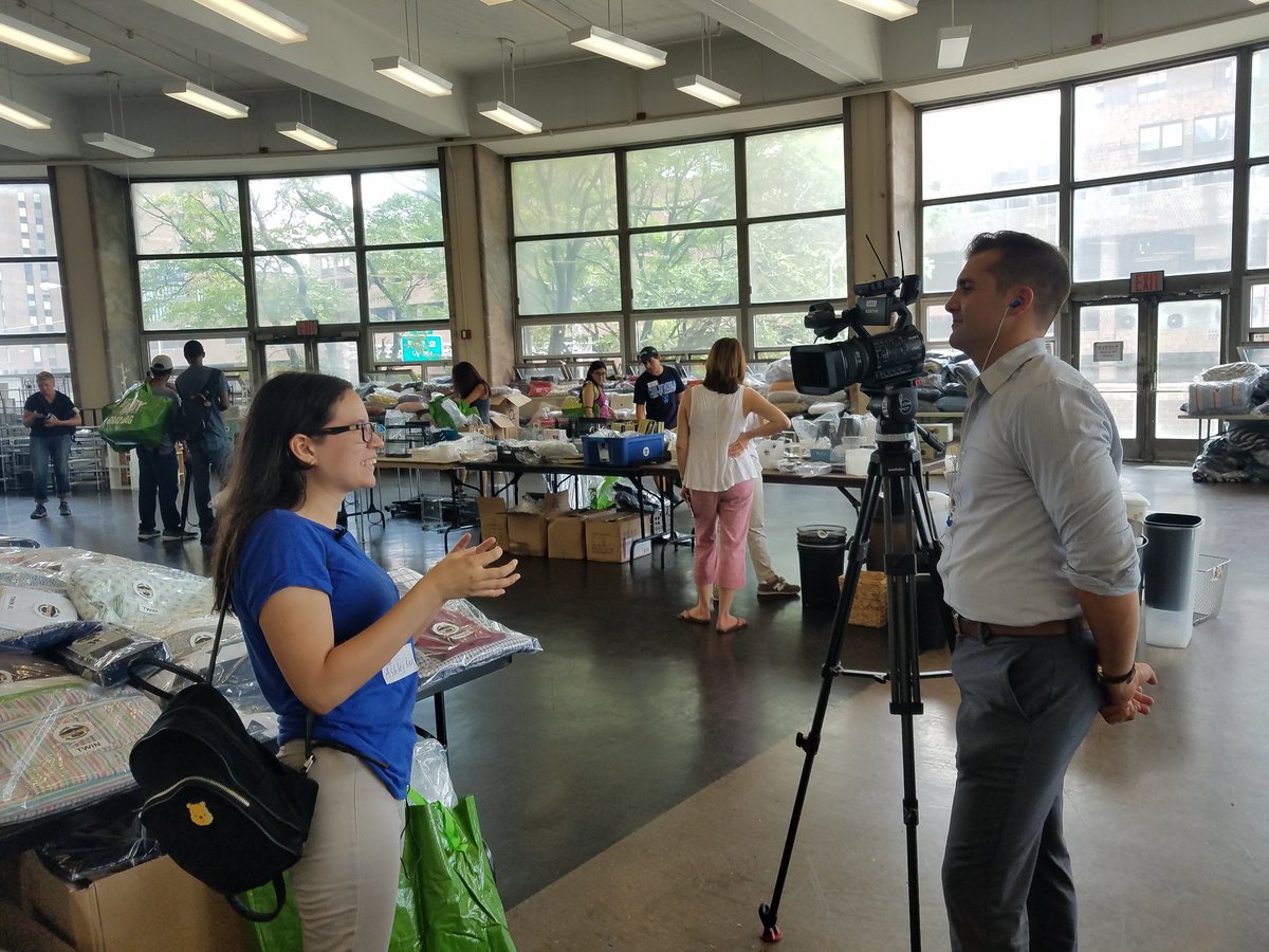 LGRforCollege's tweet photo. NYC's Transition Day is in full swing! Incoming college freshmen are attending workshops on how to transition to and succeed in higher ed, while picking up free dorm supplies from @projectgradbag! https://t.co/icUEb1m50N