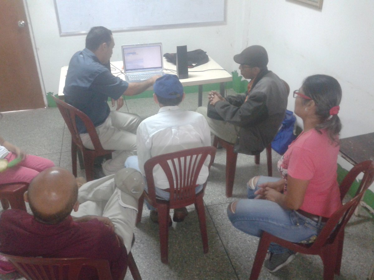 lbciriloalberto's tweet photo. Hoy desplegado el Conversatorio sobre el Uso de las TICs en el aula de clases en el marco del Plan “Agosto de Escuelas Abiertas en Victoria” #EducaciónTecnológica #AgostoDePaz @MPPEDUCACION @JauaMiranda @SalaCarabobo https://t.co/1svTCkSiEg