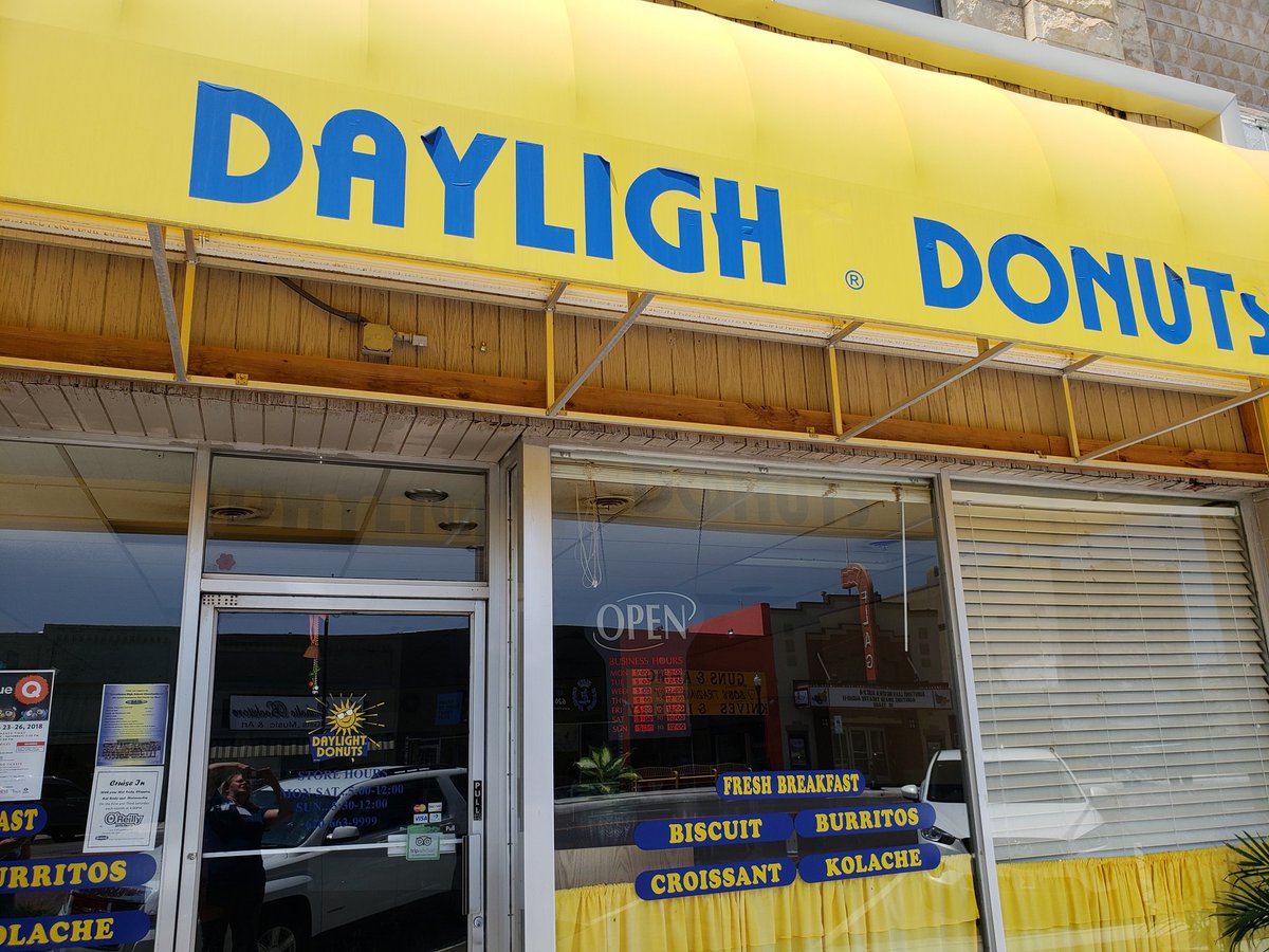 Kkenner7's tweet photo. Insider tip for Daylight Donuts- get there early for the best selection! #NTI308 #308pride https://t.co/J2nzAxNvCh