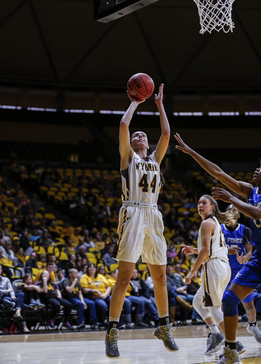 wyo_wbb's tweet photo. Happy Birthday to our Senior from Nebraska, Rachelle Tucker! #OneWyoming https://t.co/BtBbXF5eW8