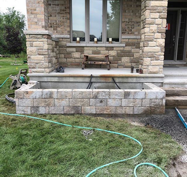 lllprojects's tweet photo. Front entrance renovation underway in Greely,Ontario. Raised gardens, walkway, and ground level gardens going in. #ottawa #permacon #professional #walkway #lafitt #greely #landscaper https://t.co/ijQ1nP5uhx https://t.co/9YX6nuPVsI
