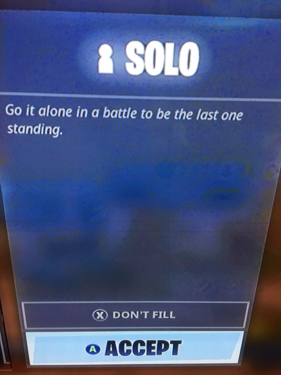 Infamouslez's tweet photo. COME ON NOW @FortniteGame 😂😂😂 #DOBETTER https://t.co/4cZ74Qkx2s