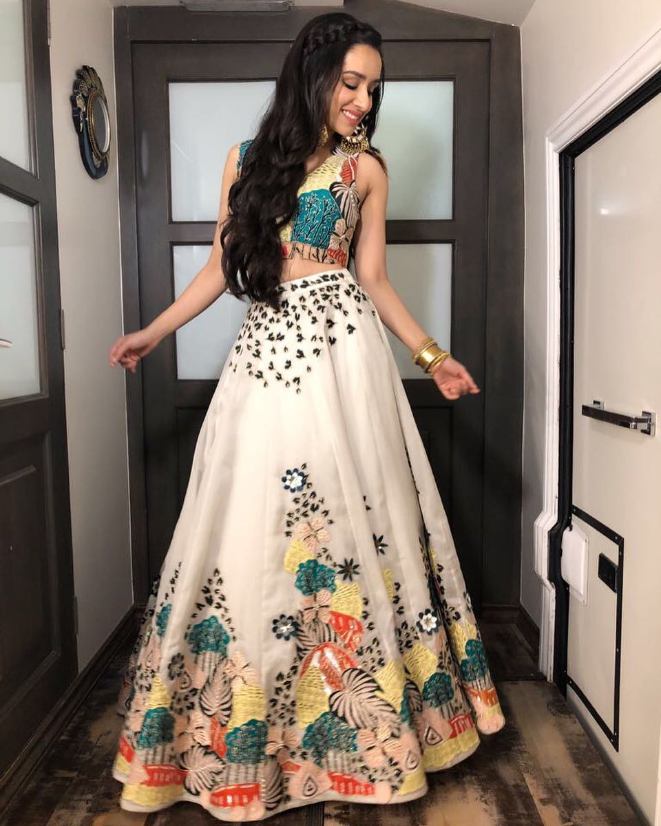 ShraddhaxDaily's tweet photo. An absolute doll! 💙💛
@ShraddhaKapoor #Stree https://t.co/NYLGH20ysn