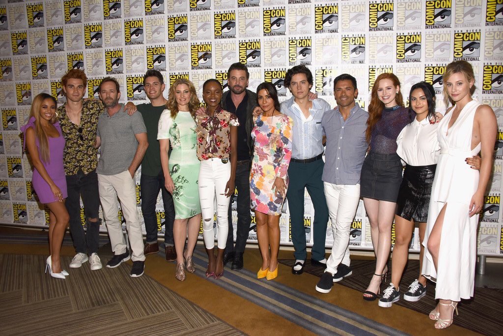 yoissaaristan's tweet photo. Riverdale or Shadowhunters ?
RT for Shadowhunters
LIKE for Riverdale
#Shadowhunters #Riverdale https://t.co/2YagHmgScw