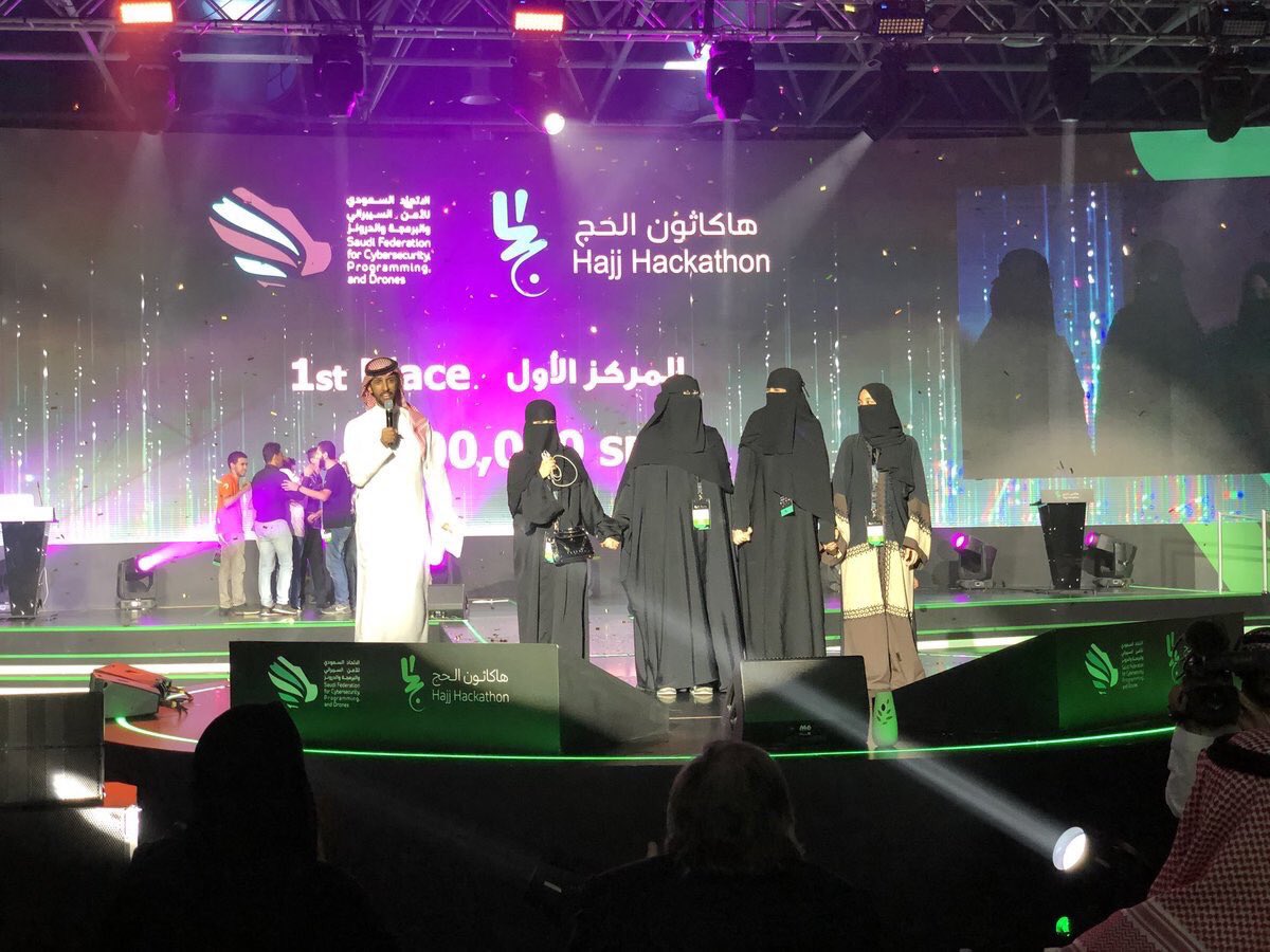 Rwn_505's tweet photo. Well done😍😍👌🏻👏🏻👏🏻
We’re very proud 💕.
#Hackathon_hajj 
#نهائي_هاكاثون_الحج https://t.co/NZxXqVubuv