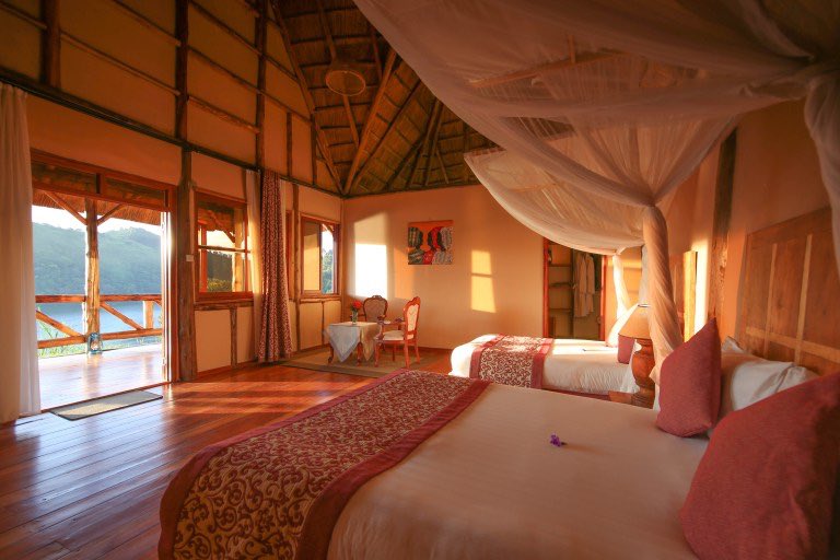 AhaJonathan's tweet photo. Because my country 🇺🇬 is often portrayed as a badly taken #selfie, I choose to share a few stunning locations I’ve been to. 

📷1-   Apoka Safari Lodge
📷2-  Pakuba Safari Lodge
📷3-  Crater Safari Lodge
📷4-  Kyangabi Resort

#VisitUganda #PearlofAfrica https://t.co/WL7hnvYD1X https://t.co/y0iO6a42vC