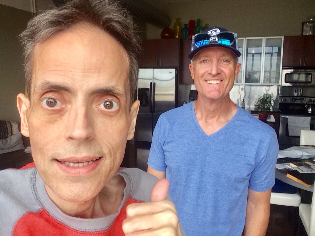 FrazierFox9's tweet photo. Look what the cat drug in !! @ian_leonard brings me soup and tons of deep conversation!!
Ian is helping my #fattenupfrazier campaign to get me up to his weight. #cancer #blessed🙏 #friends https://t.co/JUz71xiisC