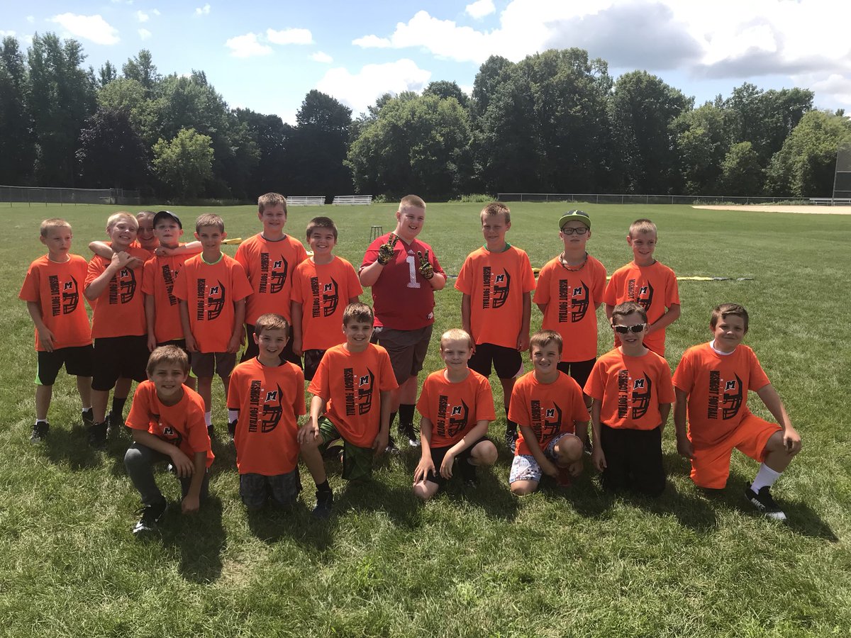 MishicotFB's tweet photo. MS Football Campers 2018 https://t.co/jCj202MEAn