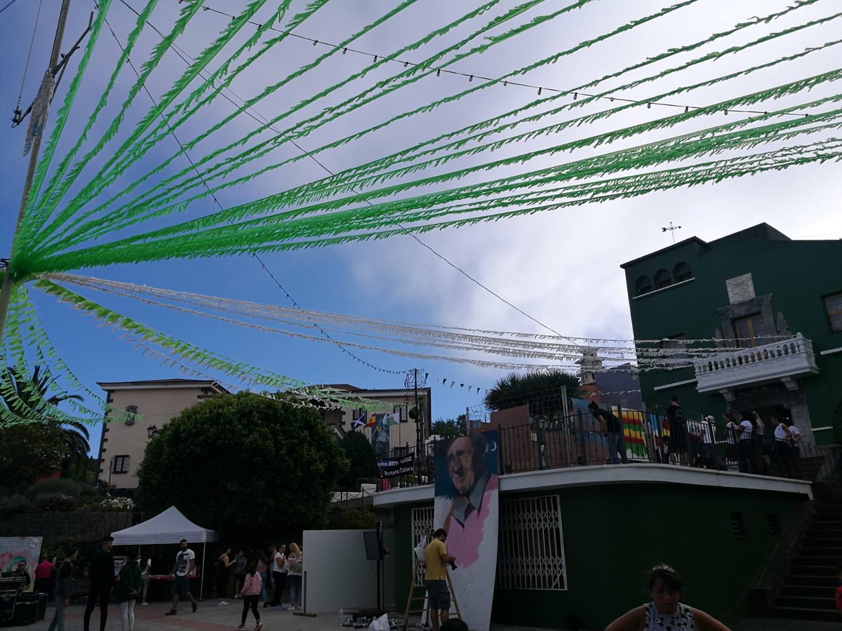 fifedetenerife's tweet photo. El Festival Expláyate forma parte del Proyecto Iníciate de la Fundación Fifede Tenerife y contará con transporte gratuito desde Radazul. Ambas propuestas se celebran en La Esperanza.
#GenerandoOportunidades 
#ProyectoIniciate https://t.co/fzaZH5eJPm