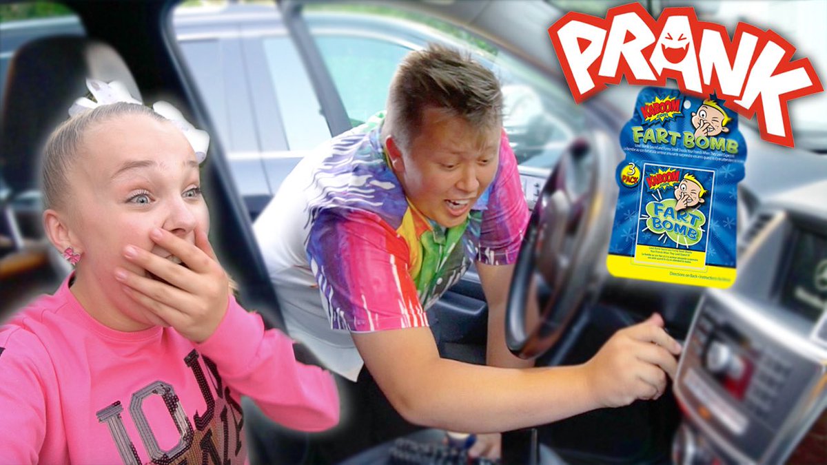 itsjojosiwa's tweet photo. 🤟🏼NEW VLOG!🤟🏼

GO WATCH IT RIGHT NOW!

⚡️RT FOR A CHANCE TO WIN GIVEAWAY/SHOUT OUT!!⚡️

🚨HILARIOUS FART BOMB PRANK ON MY BROTHER!! https://t.co/xrmsOU80u8🚨 https://t.co/0Db4M5bxXI