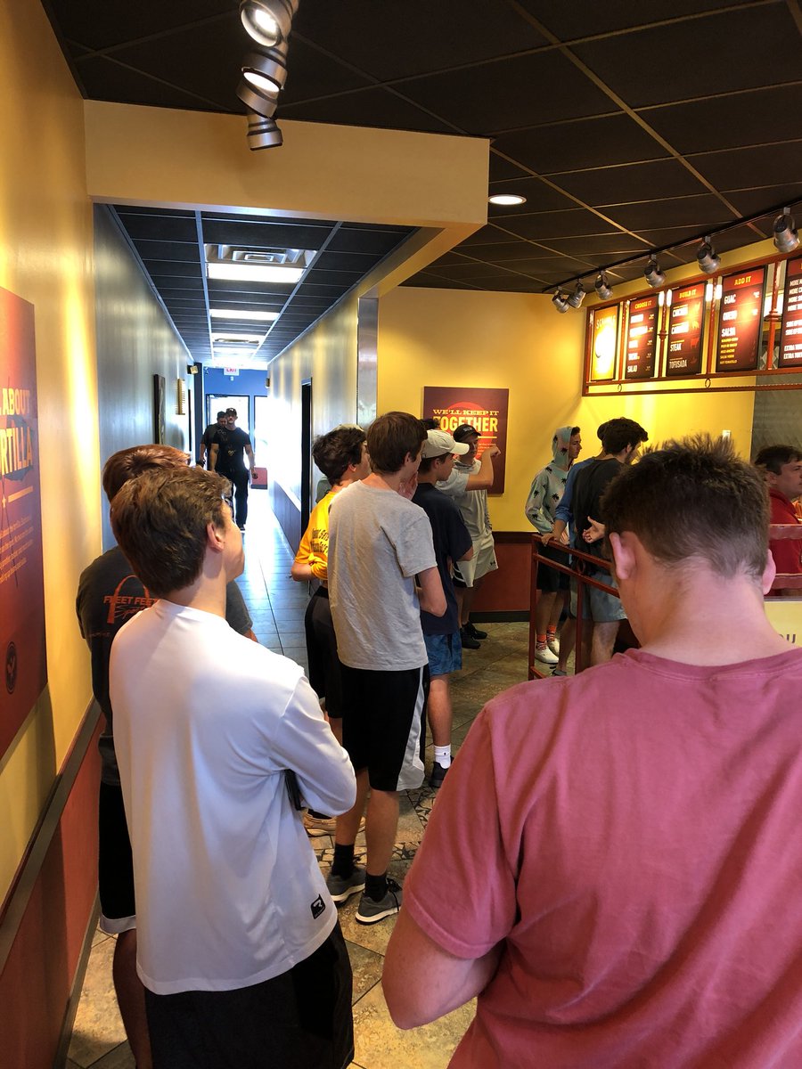 StLStormUlti's tweet photo. Storm takes a pit stop @pancheros #tradition #stormfuel https://t.co/oxMNjJgtym