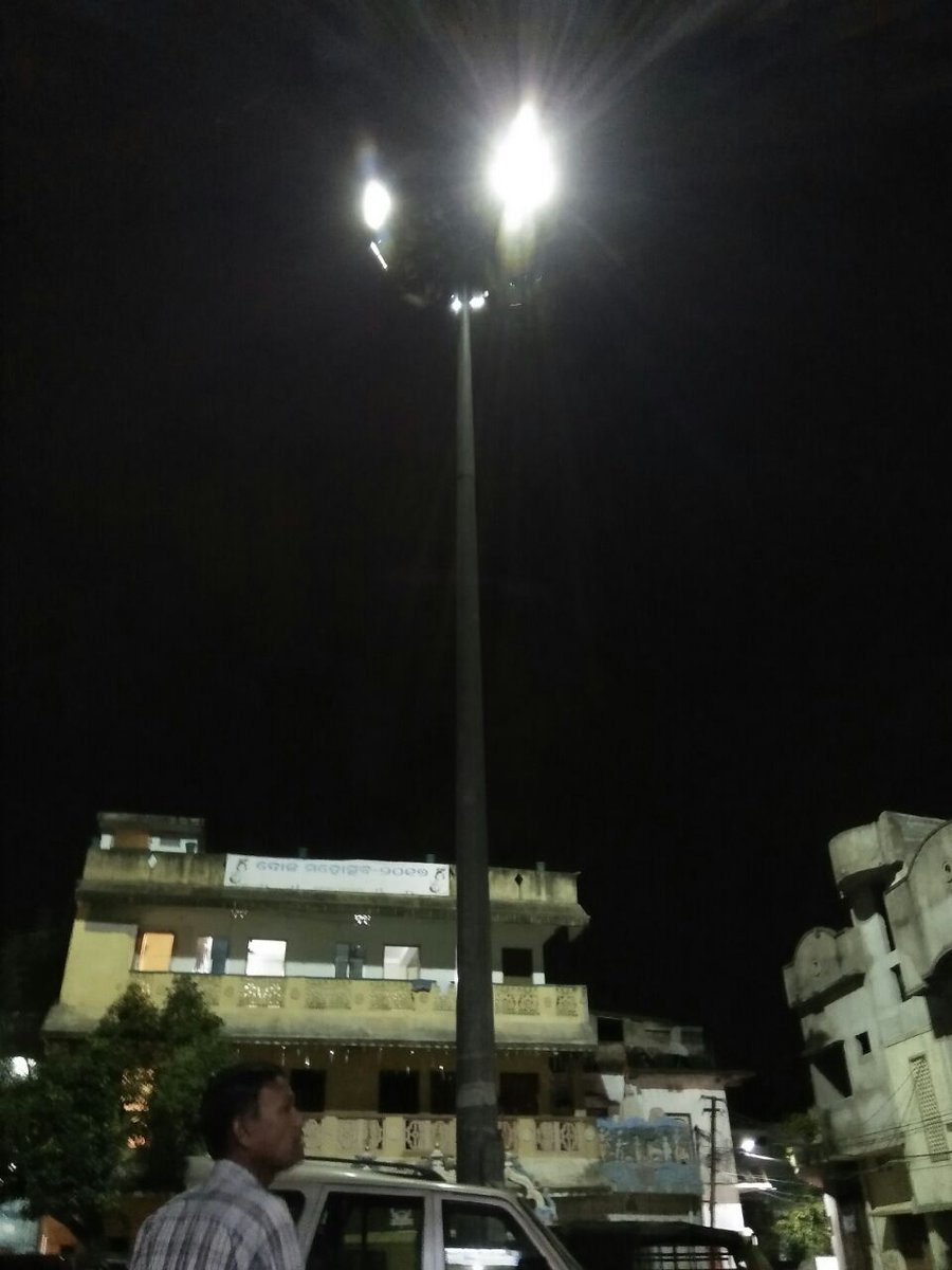AmarendraBari10's tweet photo. High mass light in front of cmc mayor house
@cmc
@hud
@hfw
@cmo
@Naveen_Odisha 
@Biswajitbhaictc 
@DrLekhaShree 
@sikandarbjp 
@AmitabhMohanty9 https://t.co/fTzUX7DrVT