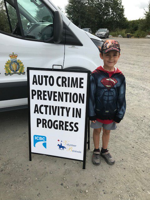 SurreyRCMP's tweet image. Great participation at yesterday's Beach Pop-Up Detachment. 17 bikes newly registered with @Project529BC, lots of questions about Block Watch answered, and 245 #LockOutAutoCrime audits complete. Thx to all who made the day a success.