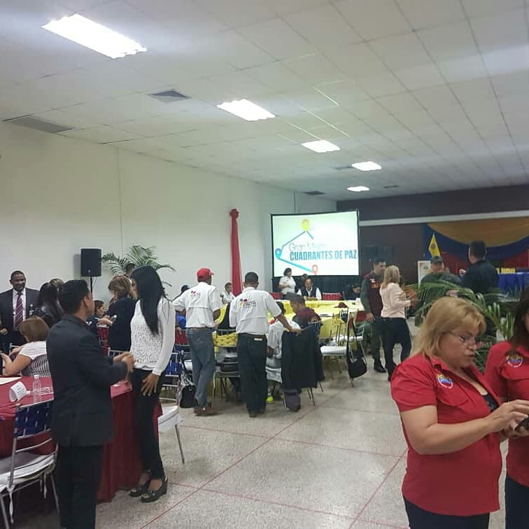 JSalazarCICPC's tweet photo. Las Delegaciones del CICPC, adscritas  a la  Redip Central,  se encuentran reunidas en Valencia, estado Carabobo participando activamente en las mesas técnicas donde  se elaboran propuestas, que serán incorporadas a la   Gran  Misión Cuadrantes de Paz. https://t.co/tEhFnRLVvZ