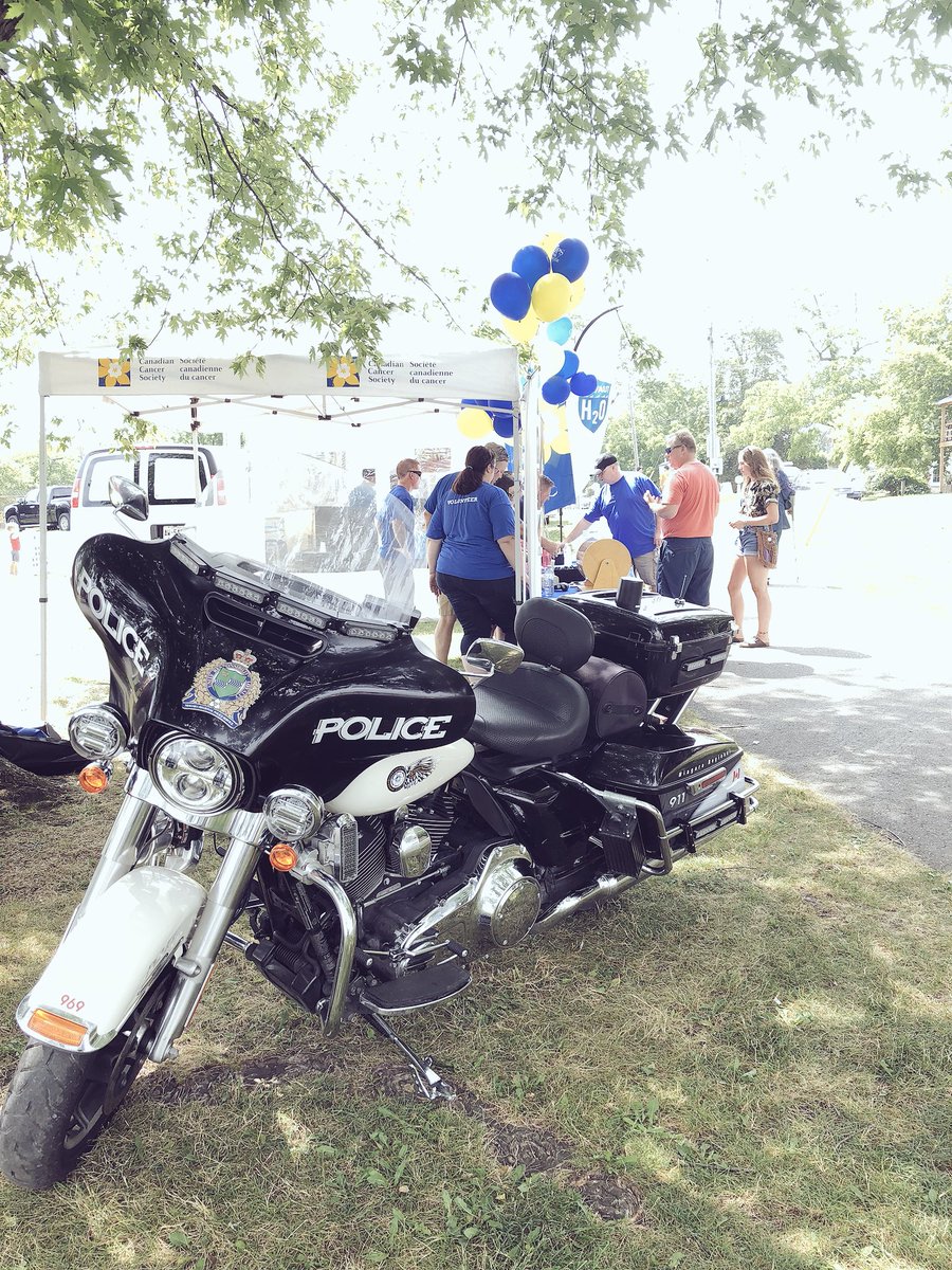 SSabourinNRP's tweet photo. Hanging out in Port Colborne for #CanalDays - with our #TourDeGH #CopsForCancer ride team.  You could win a signed guitar and meet &amp; greet with @5440 or @BlueRodeo #ForTheKids https://t.co/QPGOkisE2O