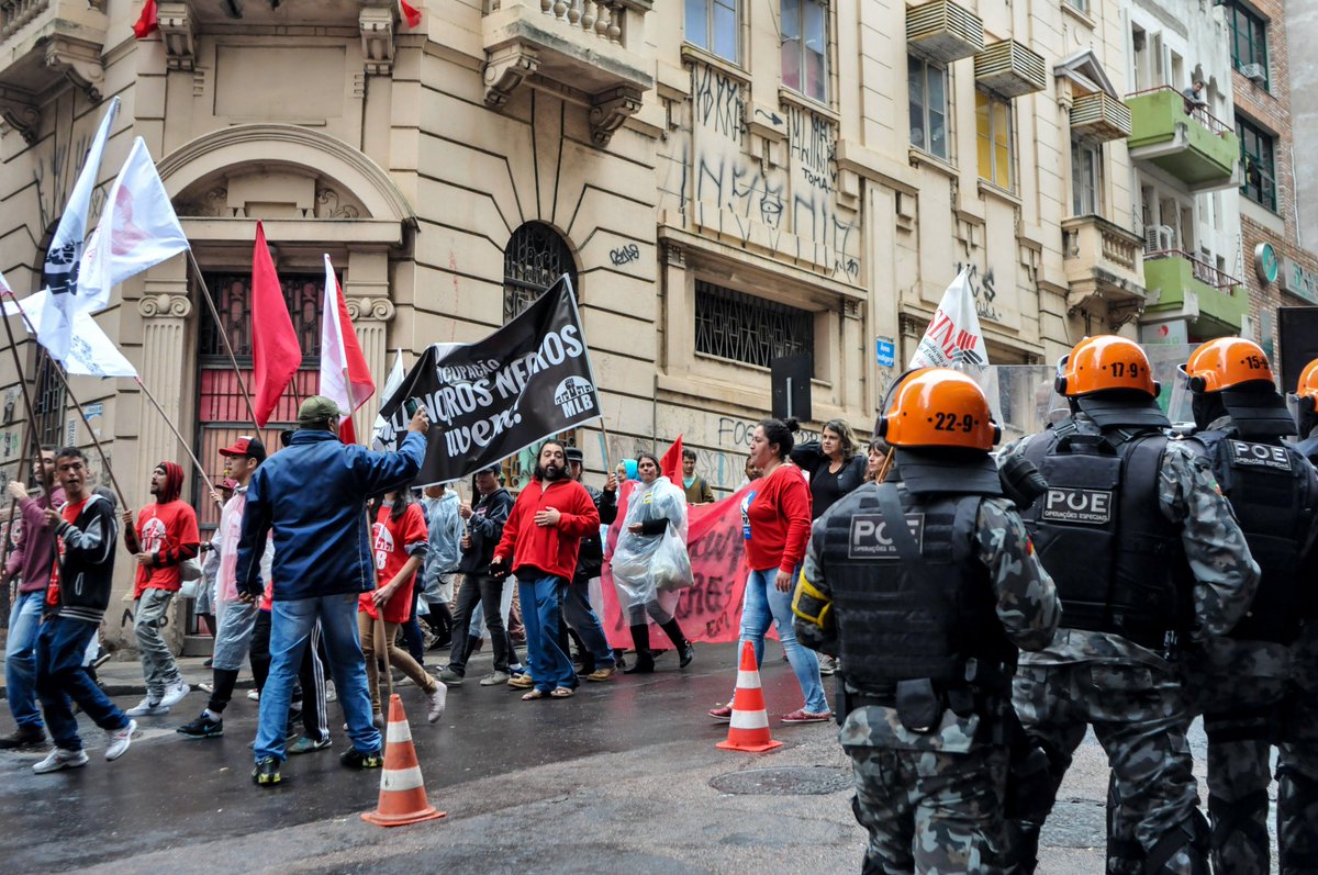 odeoliveira12's tweet photo. #photography #photo #Protesto #manifestação #manifestation #Poars #Nikon #nikonphotography #MANIFESTACIÓN #grevegeral #fotojornalismo #FineArt #fineart #Ponte #policia #choque #gaslacrimogenio #tropachoque https://t.co/JbCOF9HkyX