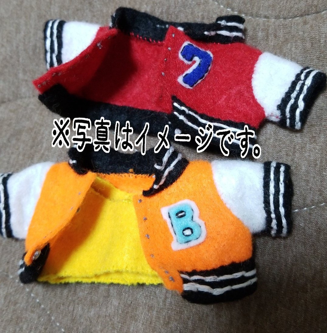 Mii みぃ ハンドメイド これも だいきんぐに合わせて作っていますので 他の9ぷぅにハマるか謎ですが 全然進まなぁーい W 赤に関しては中のtシャツすらないし 裏にはhey Say Jumpはいってないけどね Heysayjump 9ぷぅ着せ替え