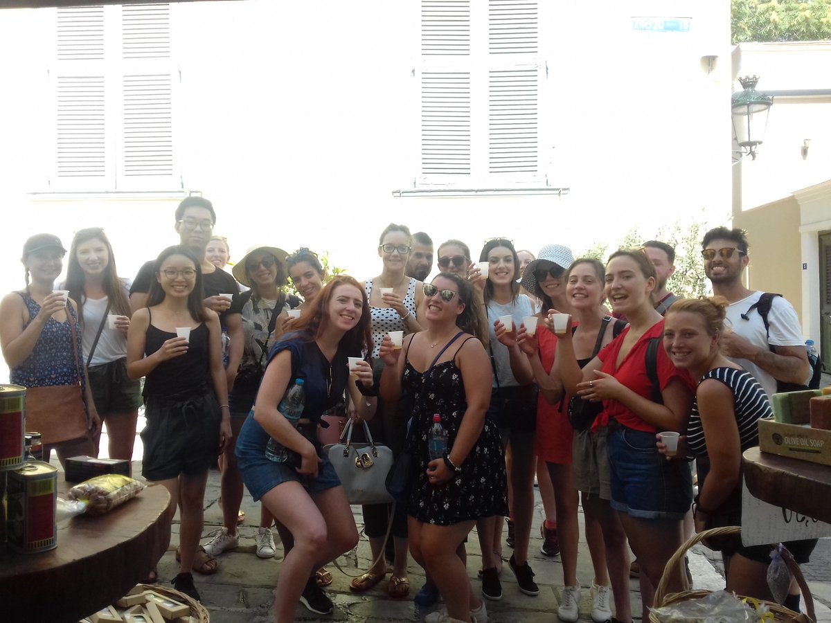 FreeAthenstour's tweet photo. #raki #greekfood #Goodtimes #freetour #summerholidays #athenstours #wathensfreetour #walkingtour #Cheers #funtimes https://t.co/F8SWnFq8j6