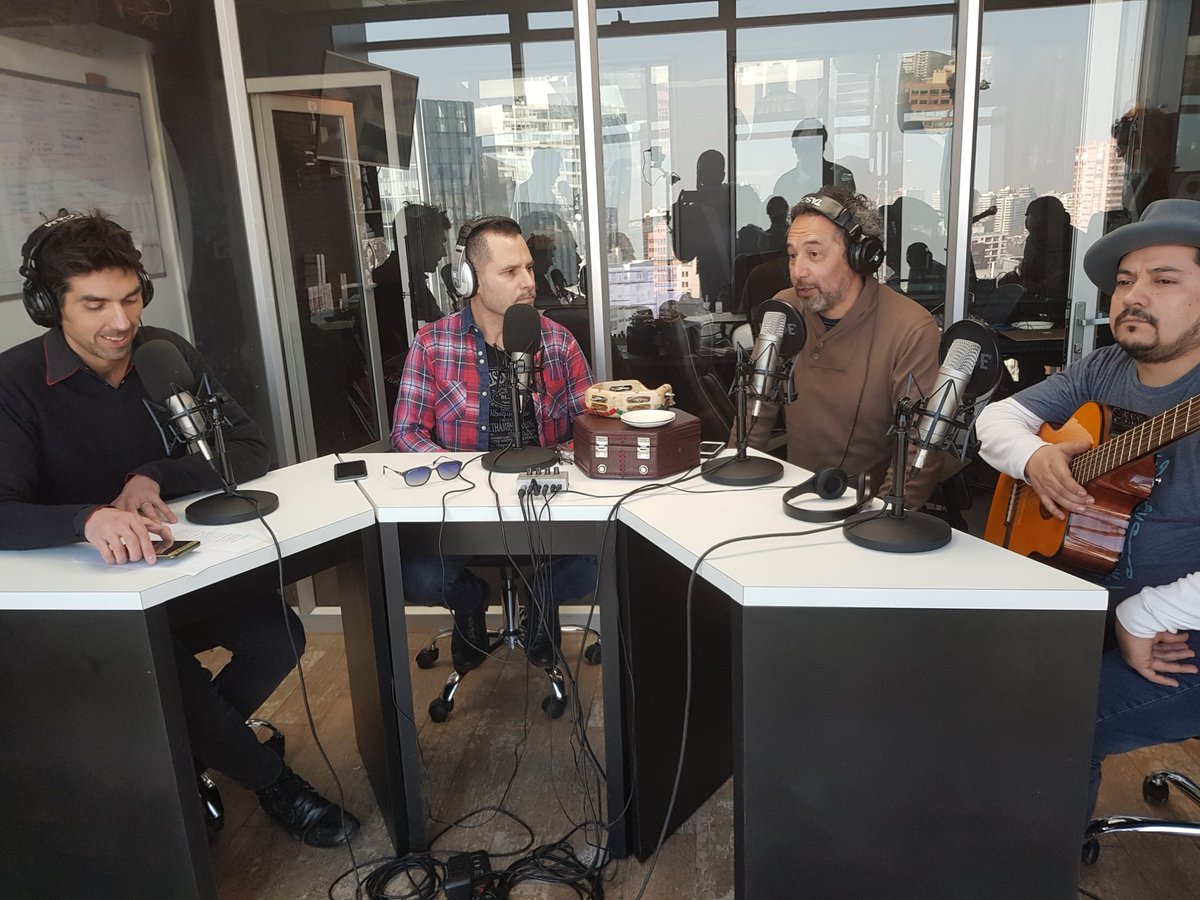 #Taconeras empezó con <a href="/DanielyMarujos/">DanielMuñoz&Marujos</a> !!!! Hoy comemos, tomamos y bailoteamos en la versión de viernes de Taconeras Taconebrias