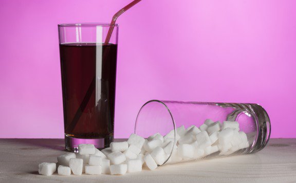 SaludAmerica's tweet photo. A new systematic review examines what types of interventions can help reduce consumption of #sugarydrinks among children ages 0-5 https://t.co/gBUdriIUbm https://t.co/zrIdFr0Yph