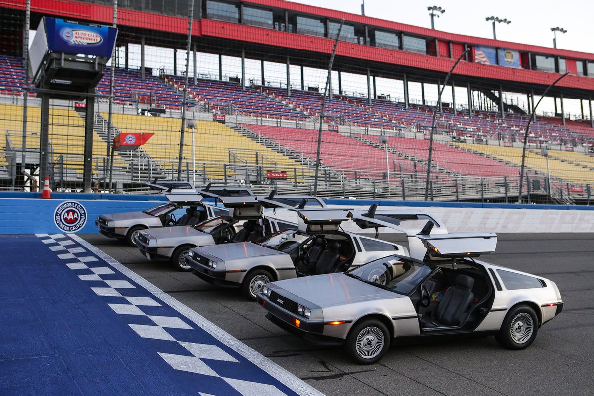 NextGenCA's tweet photo. How cool would it be to have your #carclub drive the 2-mile oval for charity for #LeftysTrackDay? Well, you can! Sign up at https://t.co/3h2MOtvmU5 @LeftysKidsClub https://t.co/g7AqmMDOC3