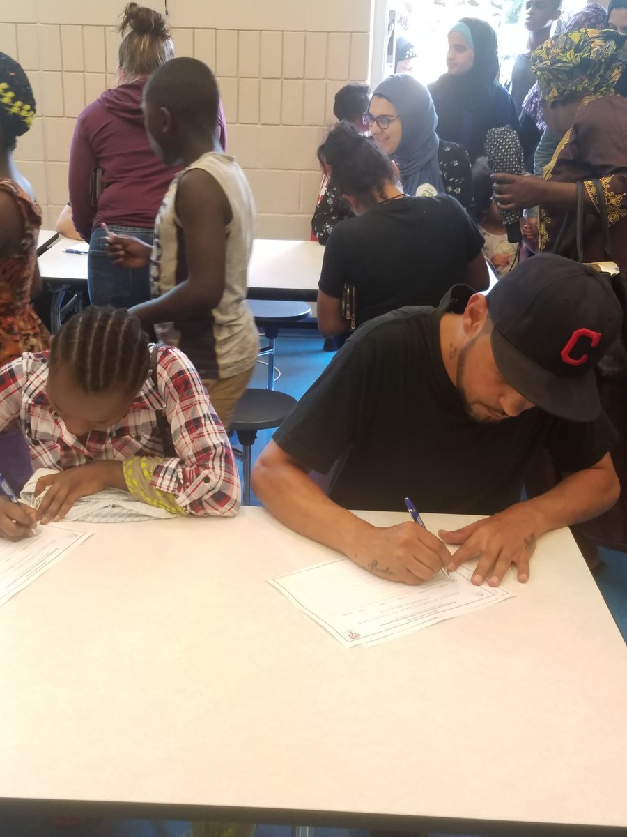 MultilingualCLE's tweet photo. Happening now. Multilingual Team giving out school materials for families. Thank you to all our sponsors. @CLEMetroSchools @EricGordon_CEO https://t.co/IM3hod63qW