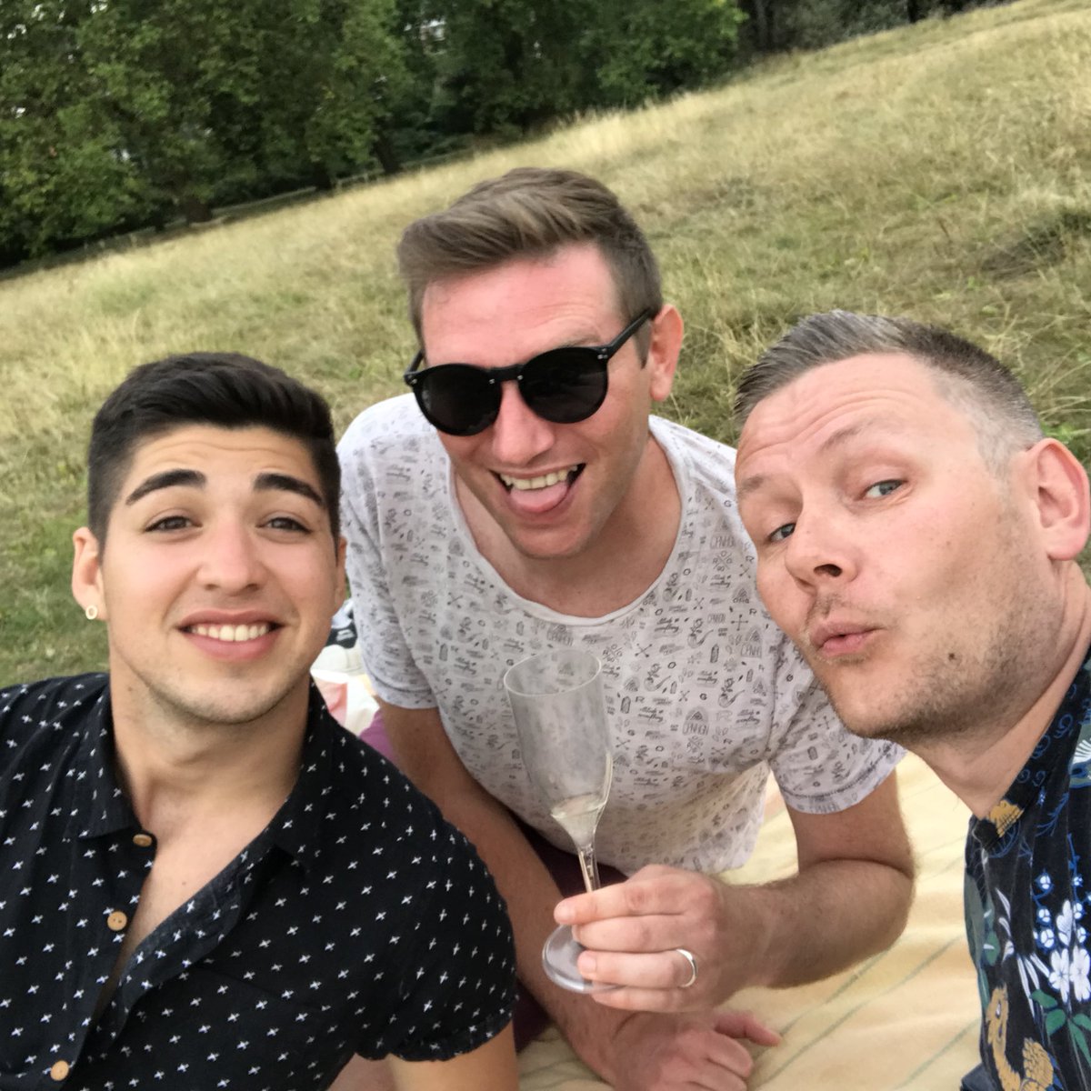 danophile's tweet photo. Prosecco on #HampsteadHeath for Nick’s birthday. #MissingStockholm https://t.co/t257iJd6Y5