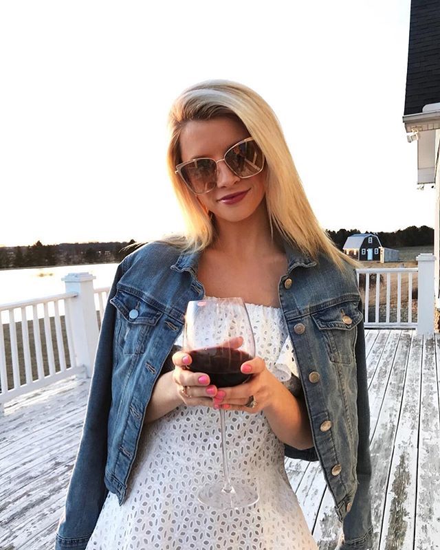 sloaneranger's tweet photo. The weekend is here! What's everyone up to? 📷: @alismithstyles
.
.
.
.
.
#fashionbloggerstyle #shoppingtime #womenwithstyle #womensfashion #ootdshare #aboutalook #bloggerlife #yougotitright #lookoftheday #fashiondiaries #ootd #currentlywearing #fashi… https://t.co/kUeNKnGXDK https://t.co/gWbfuttlPf