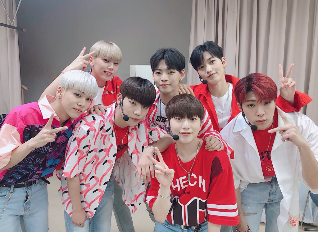 ONF_UK's tweet photo. #ONF_DAY #1YearWithONF
Happy 1 year with #ONF! These boys mean so much to many of us and I hope they continue to produce music and stay healthy!
I hope @WM_ONOFF are happy going into their second year with fuses! Loads of love from all British Fuse!
I'm so proud to be a #FUSE! https://t.co/ug1Ju2l4Cy
