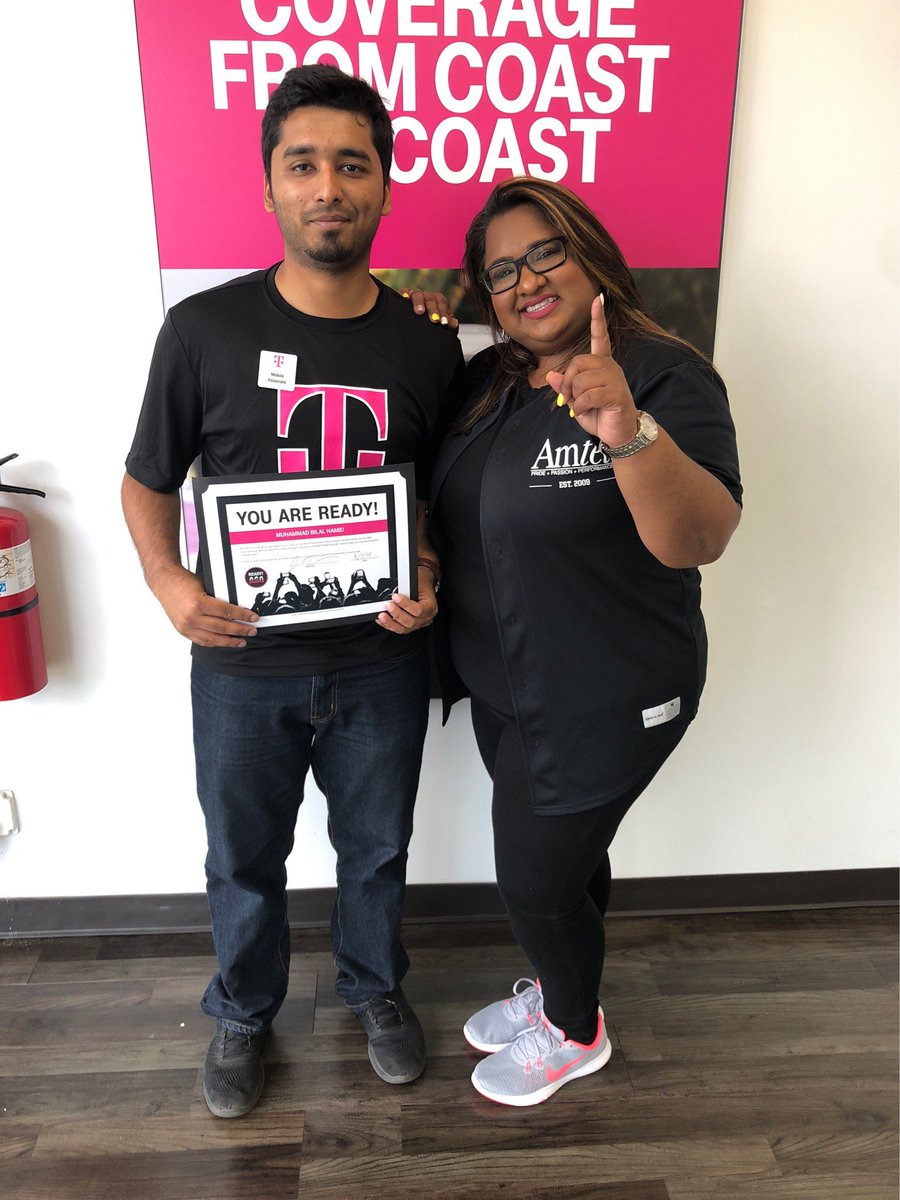 BridglallRebeca's tweet photo. Doing what we do best at Amtel-- training!!! Welcome to the best team in wireless!!! #ready2018 #teammagenta @CalebHaley07 @myamtel @billhodac https://t.co/886KVzp7cD