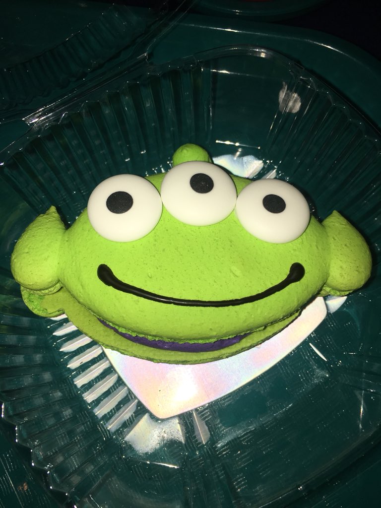 Jennaaaaaa389's tweet photo. Food appreciation post! The green alien was our favorite👽 https://t.co/vb5BnPYBGm