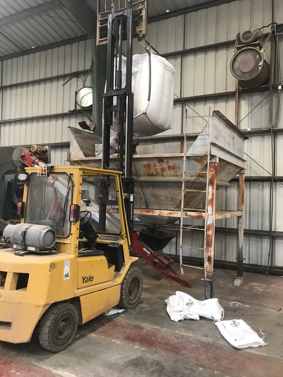 cottonplantkid's tweet image. Blending covers today! #plant18 part two is upon us!  #covercrops