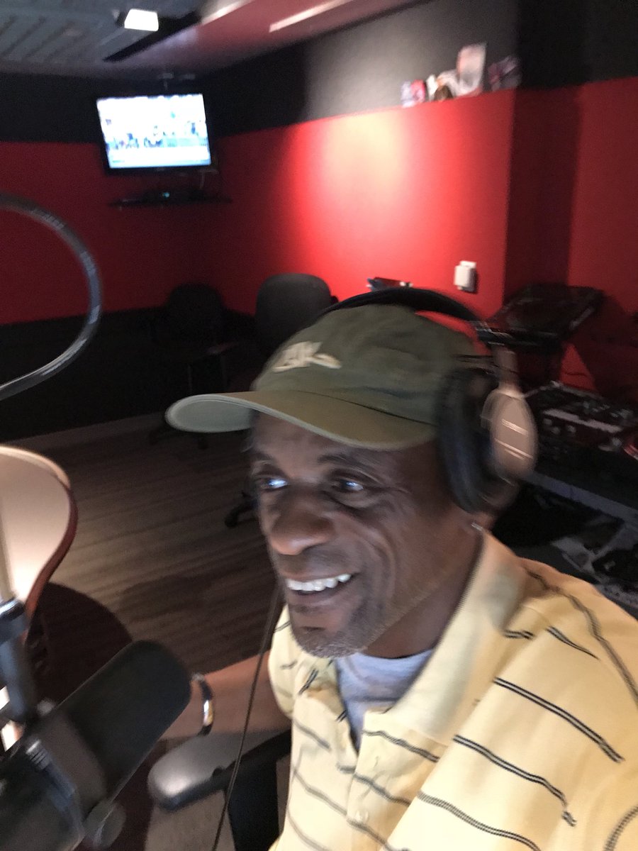bugsybuggs's tweet photo. Let Go The SXM Fly List with The Top20 from This Weekend 1996..... Join me today at 4p east 1p West. #siriusxmFly47 #Micwrecker https://t.co/CpTYuP0I5e