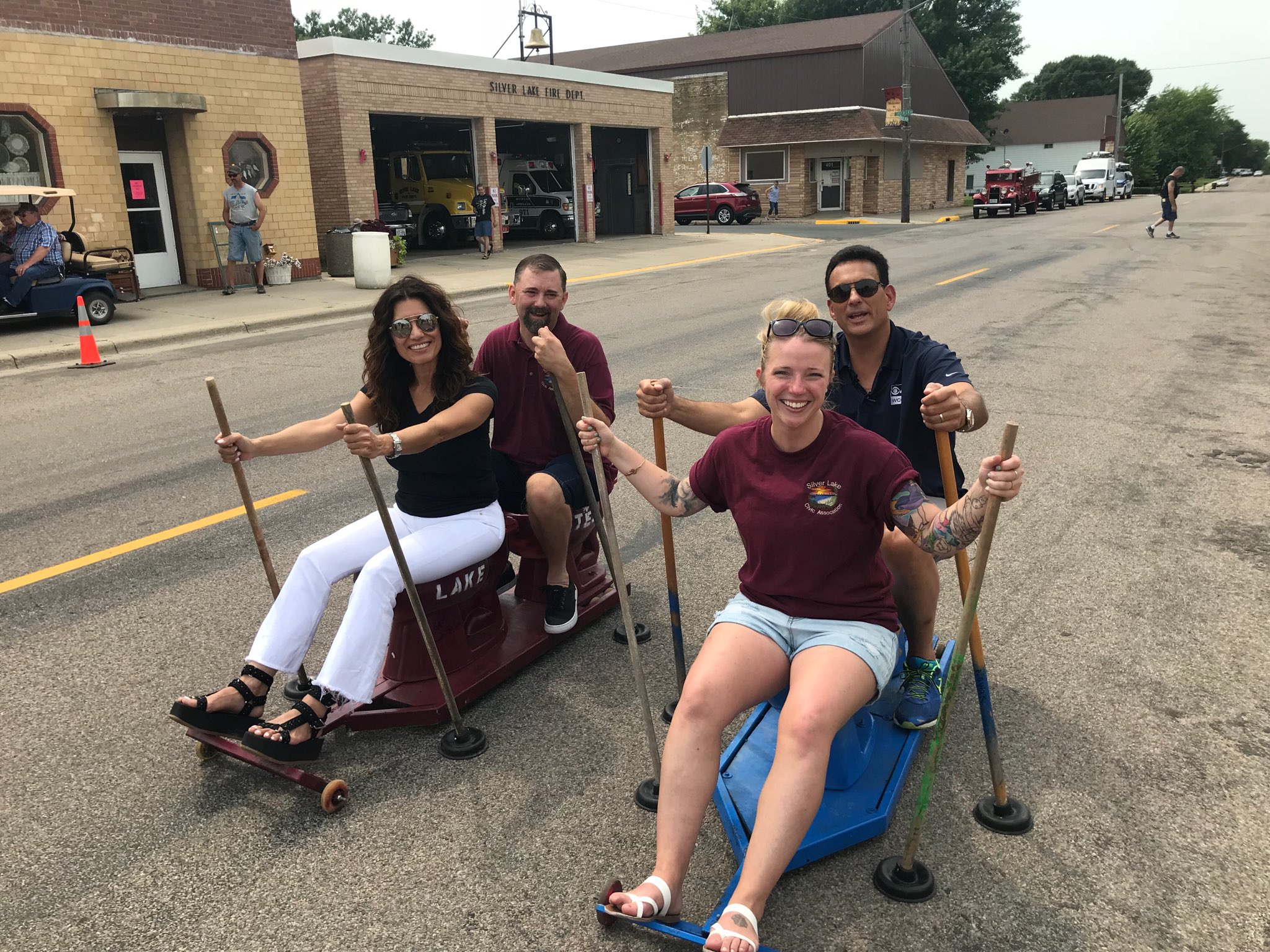 amelia-santaniello-on-twitter-yes-we-are-sitting-on-toilets-and-holding-plungers-in-the-middle-of-the-street-theglamorouslife-toiletraces-silverlake-gttl-wcco-https-t-co-wm0ffaulkq-twitter