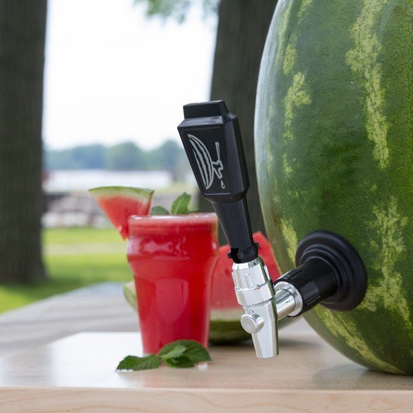 2Shopper's tweet image. Whether its with a sweet drink or some fashionable accessories,  make your summer Watermelon themed with these great ideas! bit.ly/2M0Rvop🍉💚 #NationalWatermelonDay
