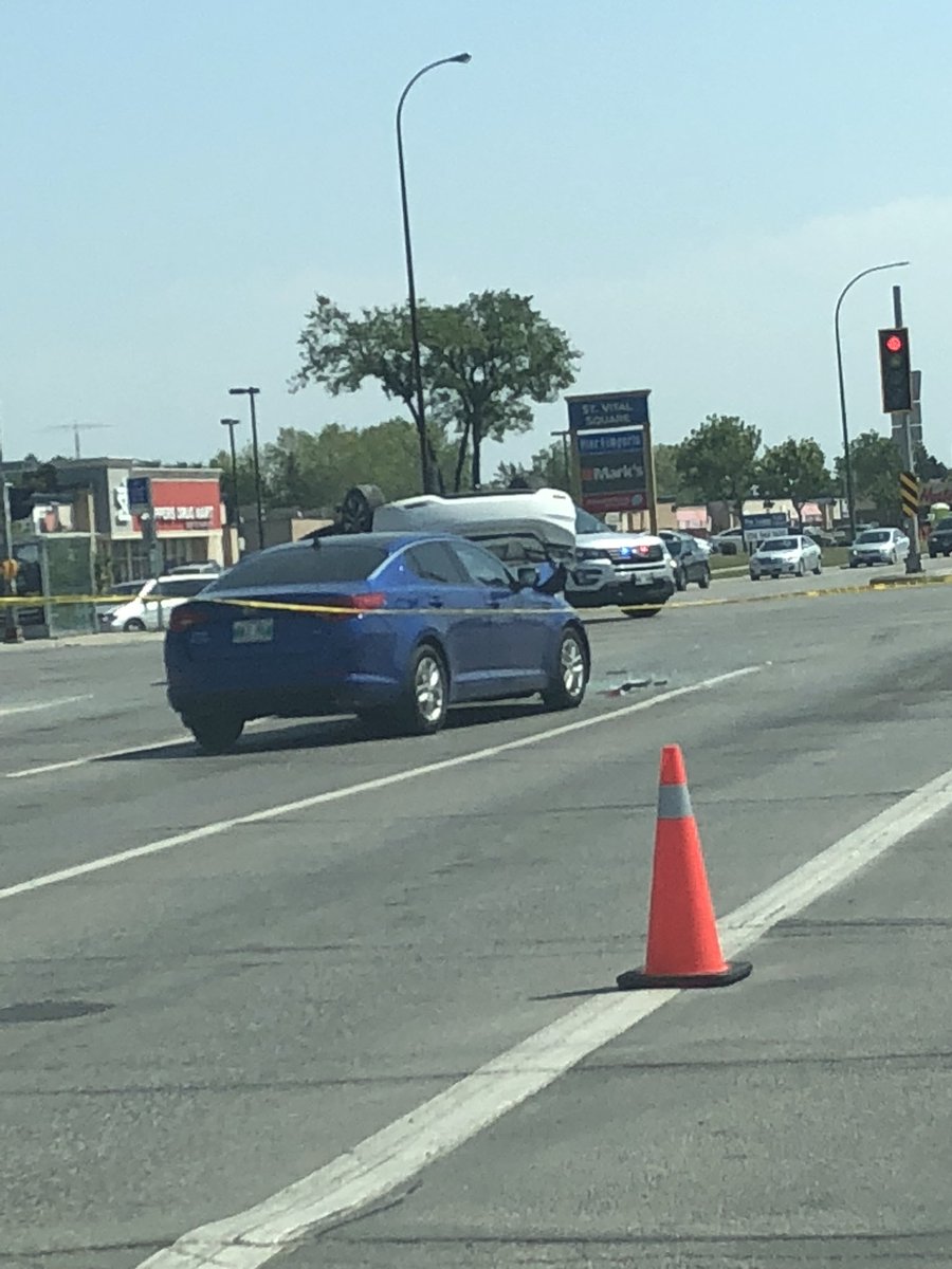 jesryte's tweet photo. @chvn951 Accident on St. Anne's https://t.co/HKV6NFZl3J